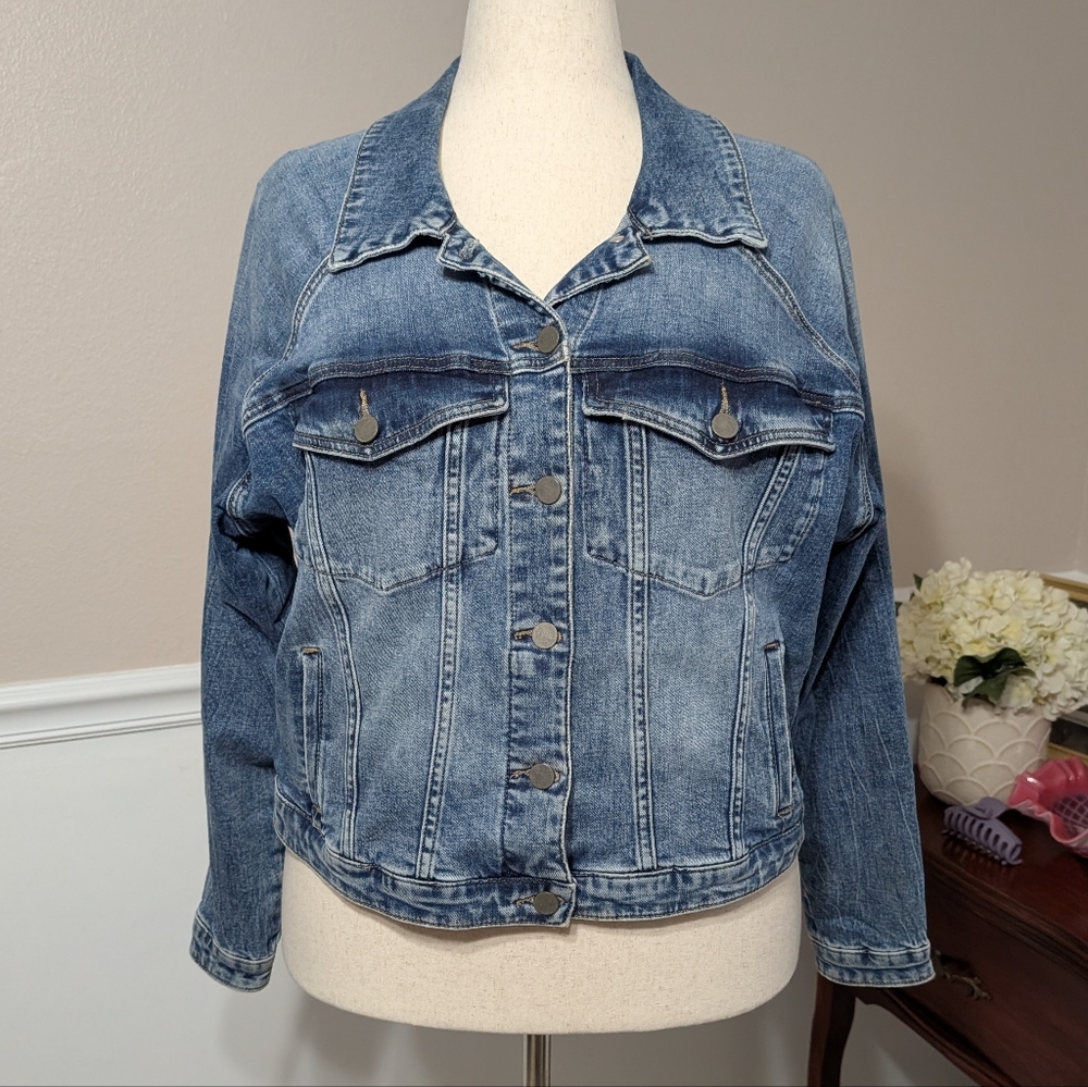 3/$30 Molly & Isadora Denim Jacket - Picture 5 of 8